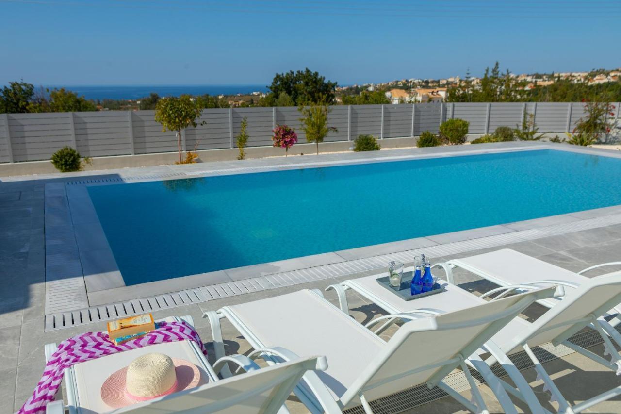 Villa Pleiades Paphos Exteriör bild