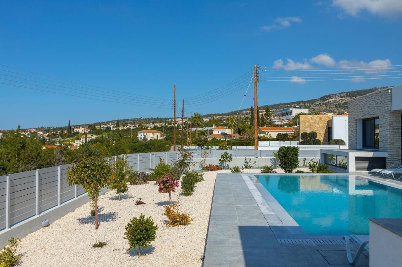 Villa Pleiades Paphos Exteriör bild