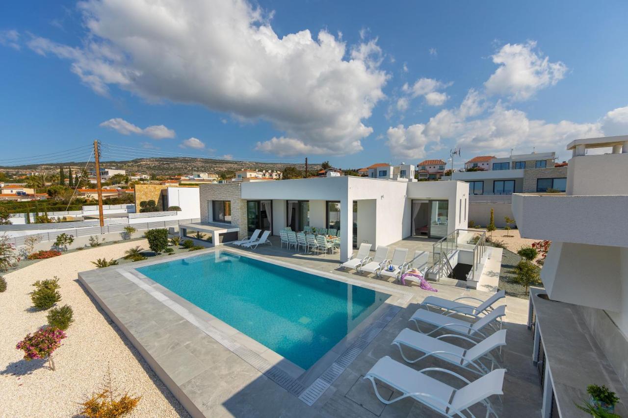 Villa Pleiades Paphos Exteriör bild