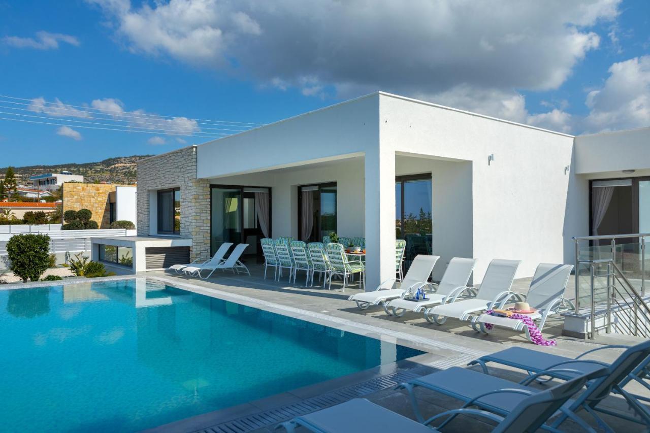 Villa Pleiades Paphos Exteriör bild