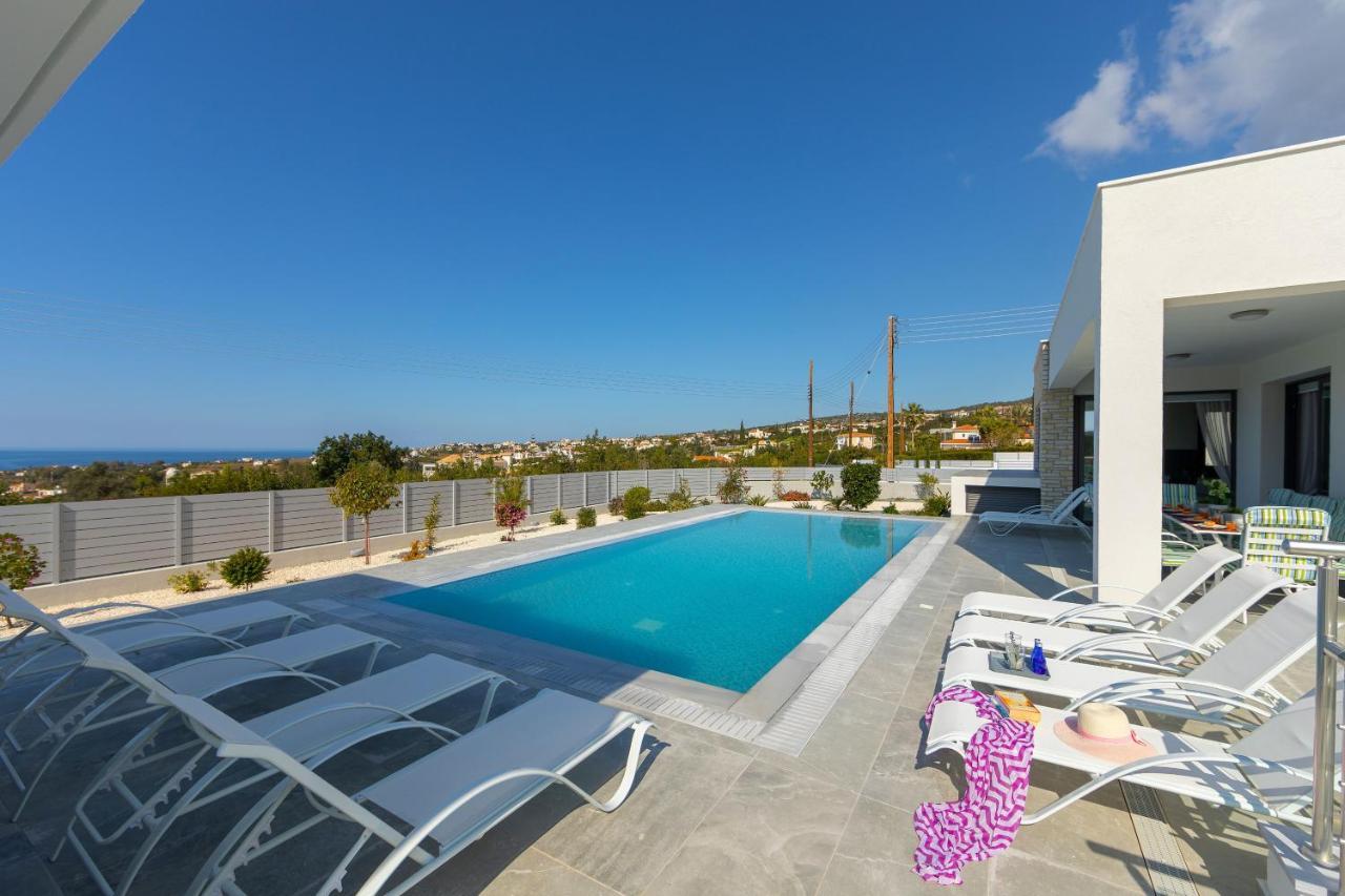 Villa Pleiades Paphos Exteriör bild