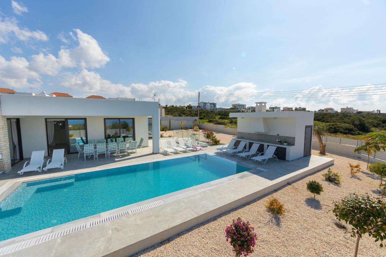 Villa Pleiades Paphos Exteriör bild