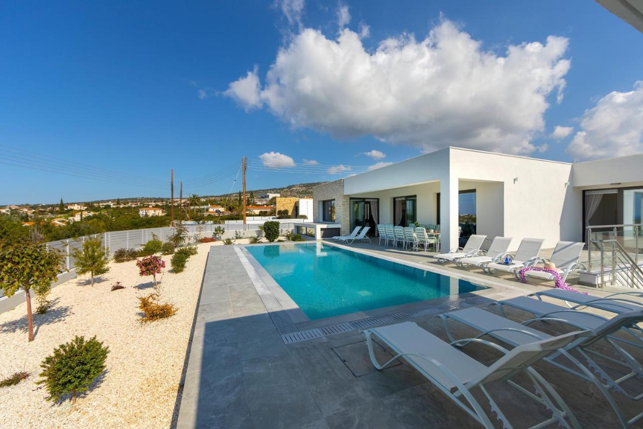 Villa Pleiades Paphos Exteriör bild
