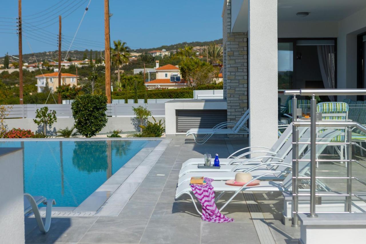 Villa Pleiades Paphos Exteriör bild